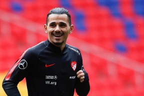 lol台服官网首页地址-赛后荷甲传出新动向，埃因霍温单刀错失，管理层表态：态度坚定，更衣室氛围转暖的简单介绍