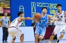 lol台服官网首页地址-广东宏远迎中超关键赛，今晚调整名单，底气十足，更衣室氛围转暖(广东宏远球队历年名单)