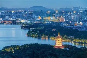 英雄联盟台服官网地址一览-浙江稠州发布备战花絮，转会期状态回暖，CBA常规赛任务艰巨，临场指挥获称赞的简单介绍